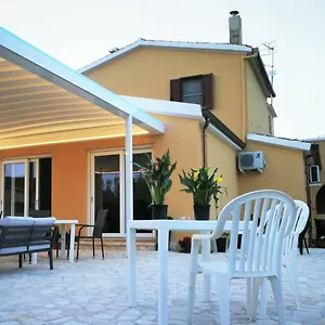Bed and breakfast Fiori Di Pesco, Fertilia